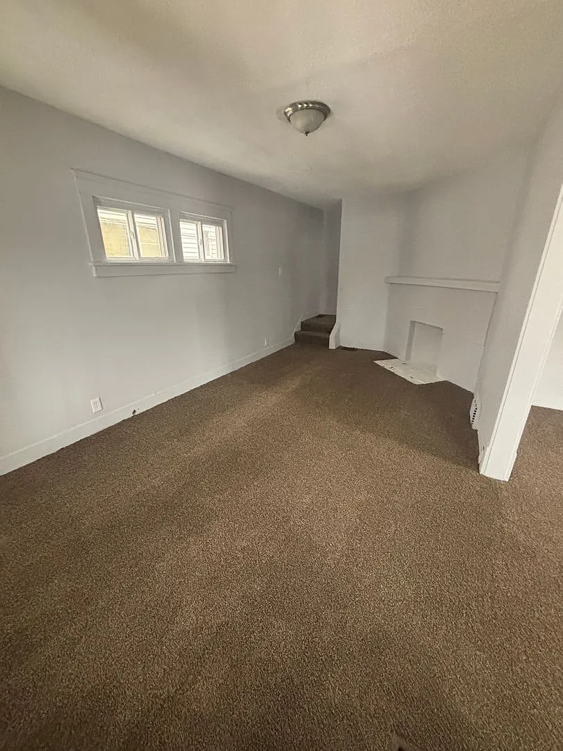 3bd Single Cash Pay/Section 8 Security Deposit Specials — Photo 3
