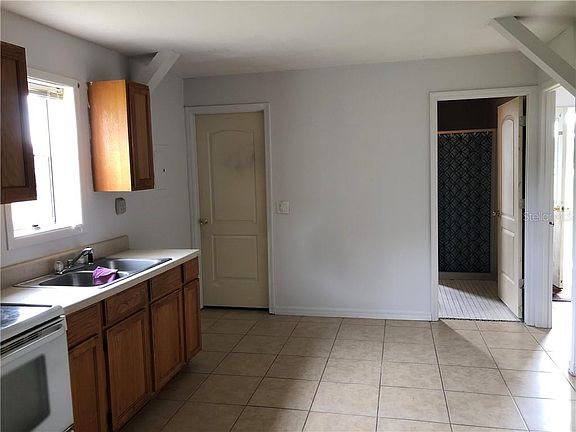 4th image of 3978 SE 150th St