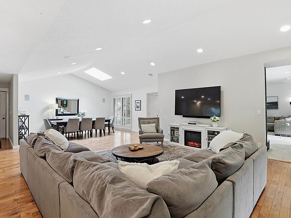 5th image of 3547 S Croydon Ct