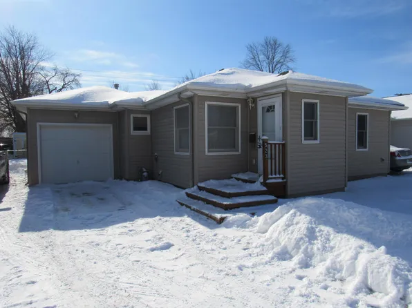 523 Ward St, Marine City, MI 48039