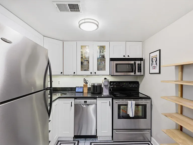 2611 Adams Mill Rd NW #T4 — Photo 8