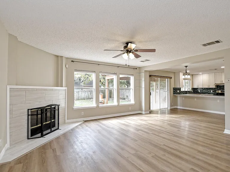 1307 Chalk Ln — Photo 8