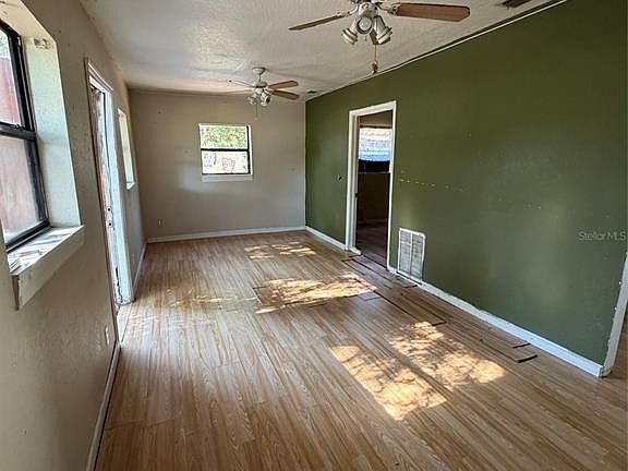 3rd image of 10114 E COLUMBUS DRIVE