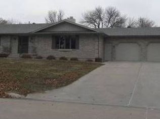 1535 Highland Dr, Hastings, NE 68901