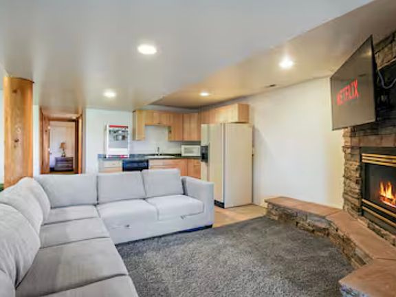 5th image of 1416 W Berrys Way