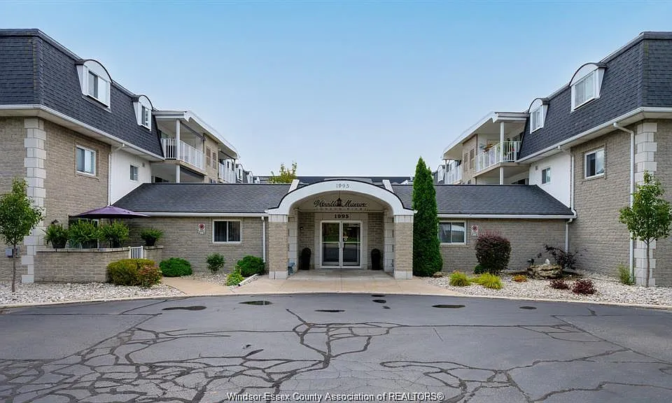 1995 Normandy St #301