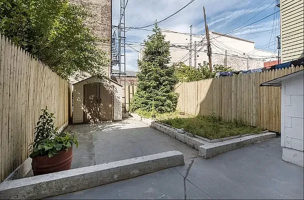 Rented by Compass | media 10