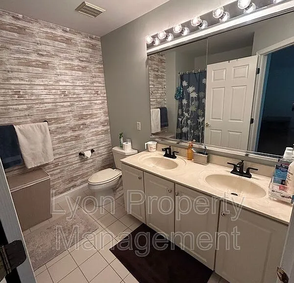 240 Sanctuary Dr — Photo 20