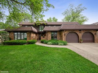 628 Courtland Cir, Western Springs, IL 60558