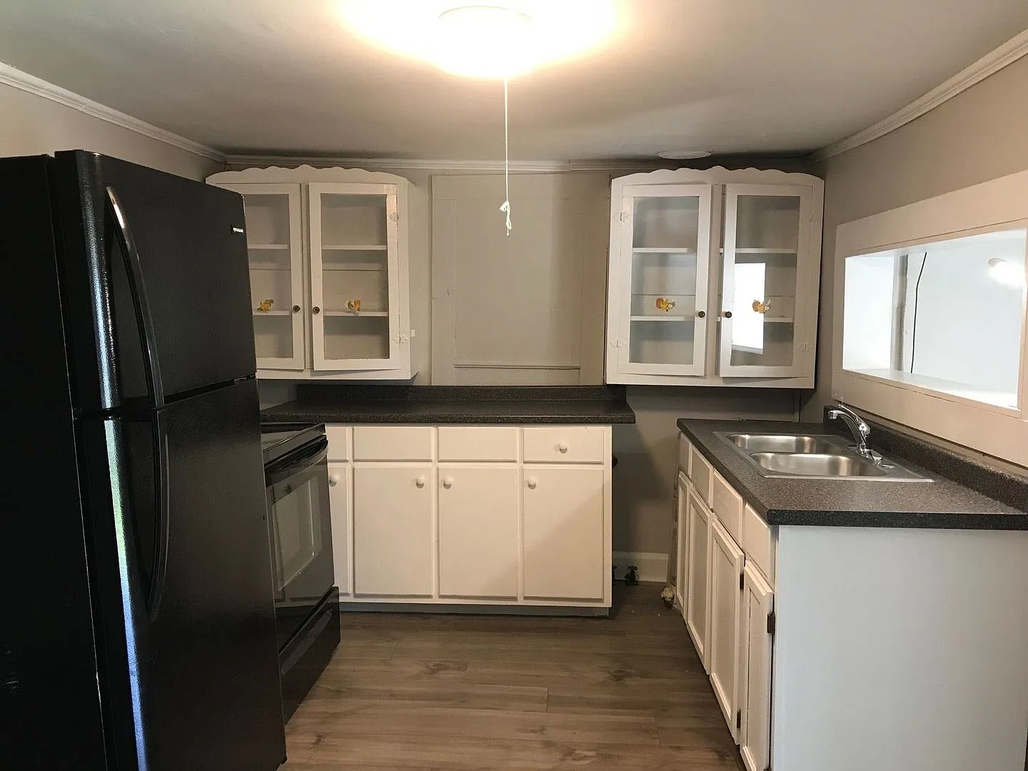 Coming Soon! Freshly Renovated 2br Single-Family Home With Modern Charm & Included Utilities! — Photo 4