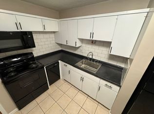 2333 Ridge Ct #1B-1BA-600SQFT, Lawrence, KS 66046