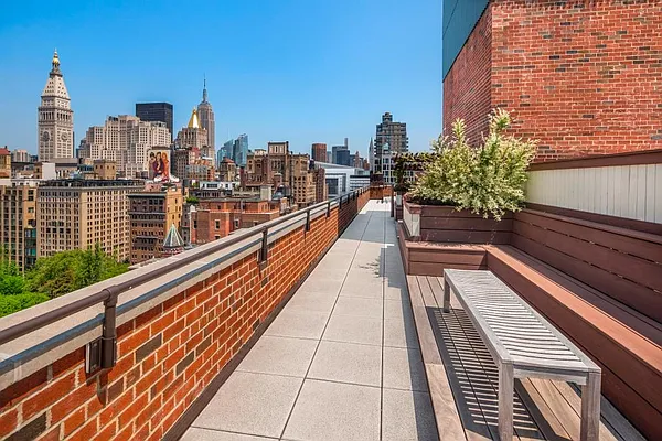 Sold by Town Residential | media 20