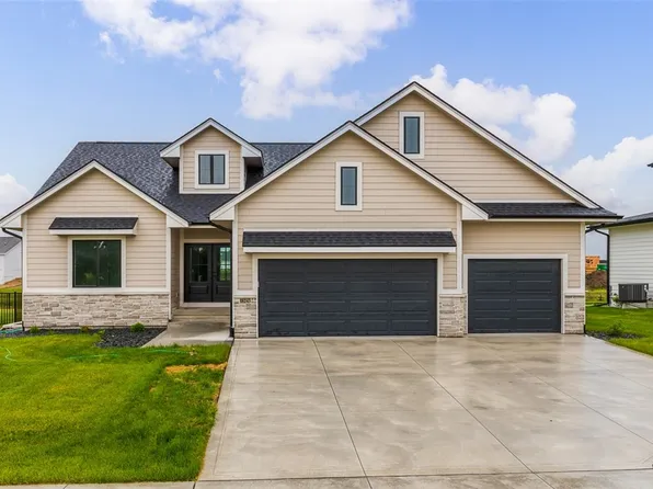 18243 Tanglewood Dr, Clive, IA 50325