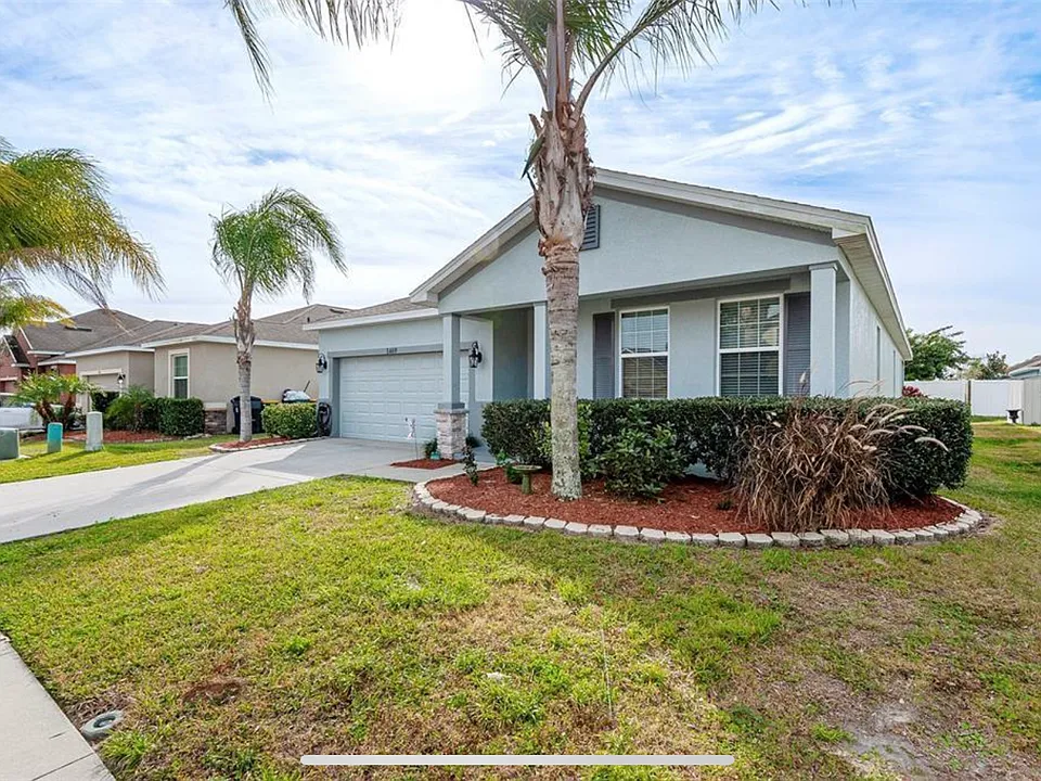 1469 Shorewood Dr