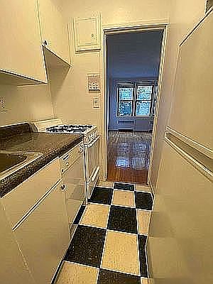 3rd image of 42 E 63rd St #4BA