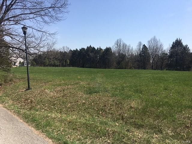 2nd image of 216 Deer Run Ln