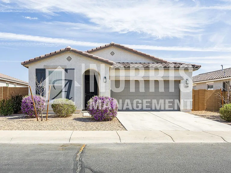 336 E Hawaii Dr — Photo 1