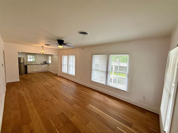 3rd image of 2727 Old Houston Rd