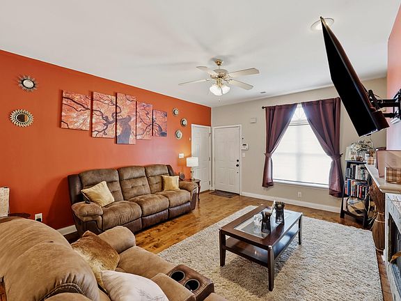 4th image of 1121 Parliament Way