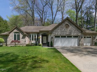 7418 Pinebluff Dr, Spring Lake, MI 49456
