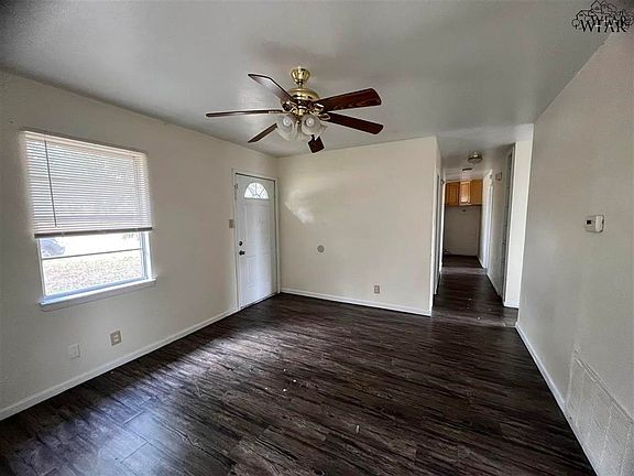 2nd image of 1421 Tanbark Rd