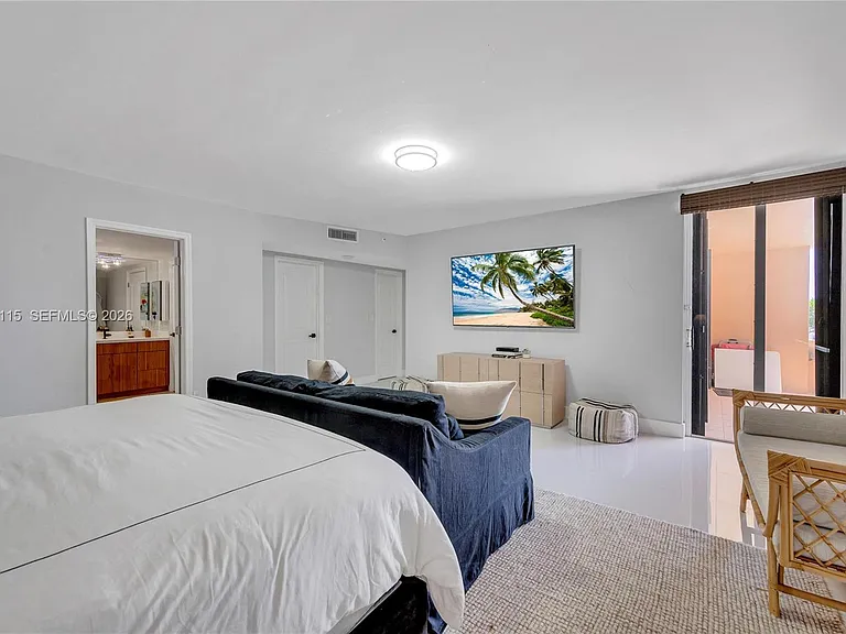 10175 Collins Ave #102 — Photo 18