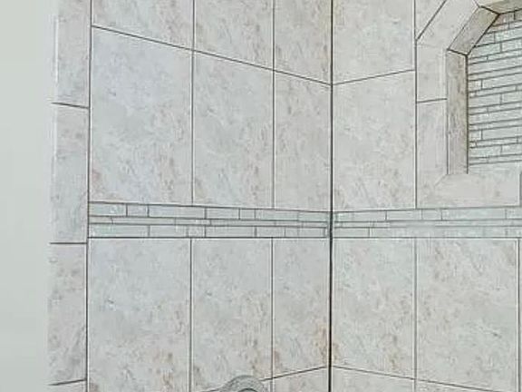 5th image of 82327 Lara Ln