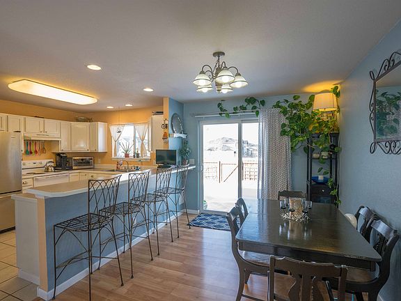 3rd image of 2513 Goldenrod Ln