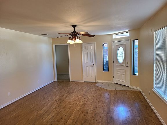2nd image of 209 Oak Hill Dr