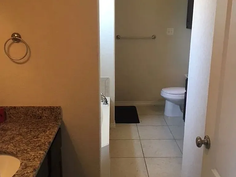 2498 Horse Shoe Dr — Photo 10