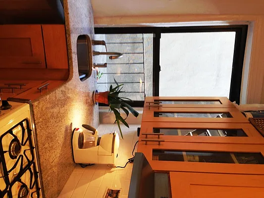 Rented by Vivaldi Real Estate | media 31