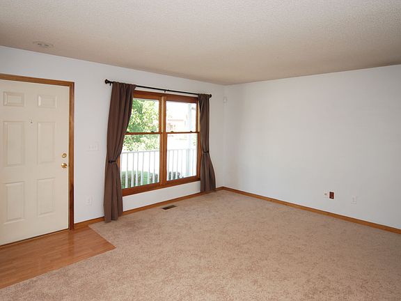 4th image of 6132 N Coventry Ave