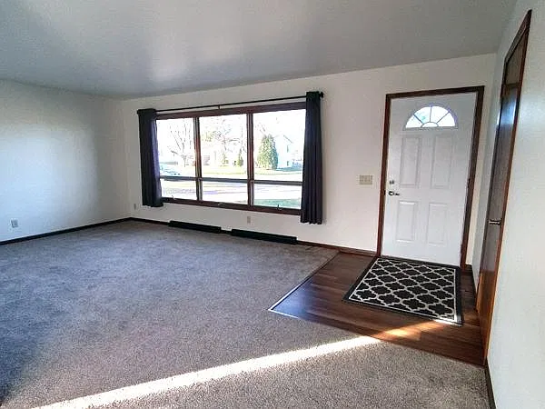 2 bed, 1.5 bath, 1100 sqft, $1,500 — Photo 3