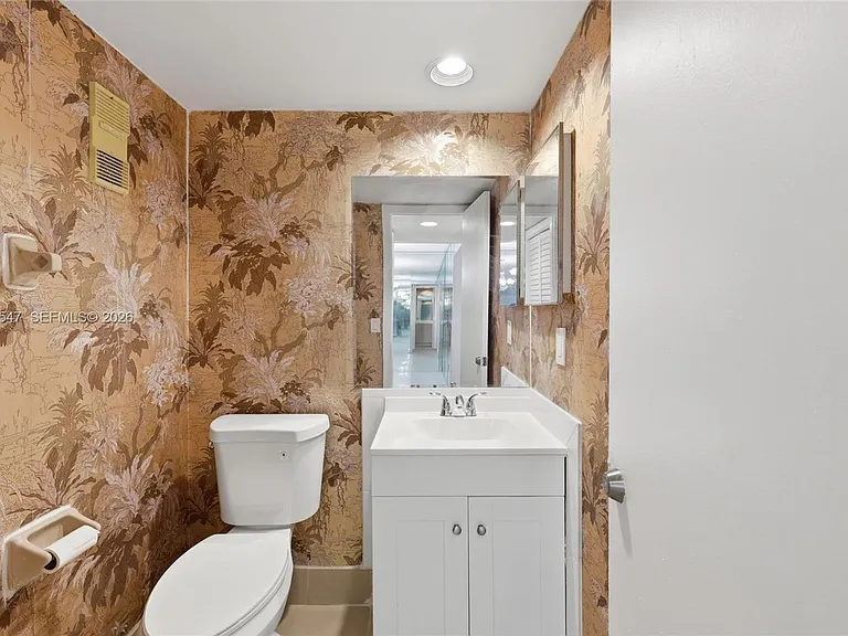 6929 SW 38th St #Townhouse 2-L — Photo 13
