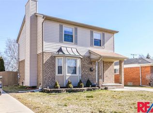 6738 Centralia St, Dearborn Heights, MI 48127