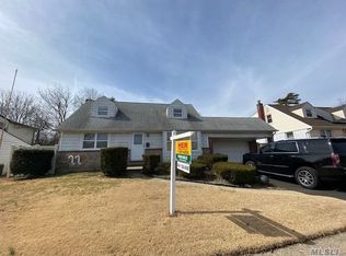 154 Peters Ave, East Meadow, NY 11554