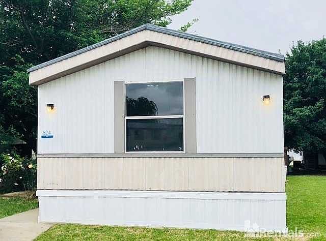 1st image of 824 Ryan Ct