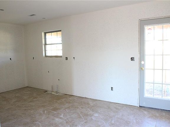 4th image of 405 E Thistlewood Ave