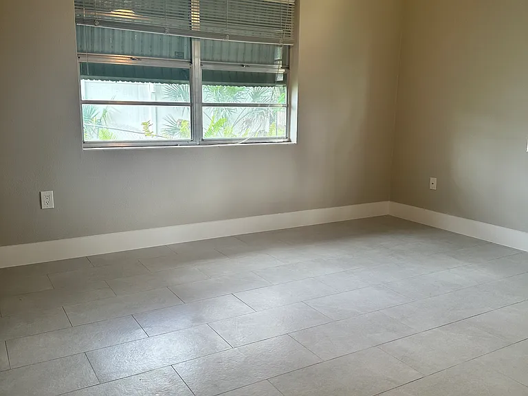1449 Collins Rd — Photo 23