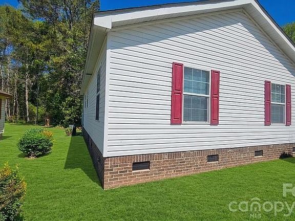 3rd image of 510 Phillips St