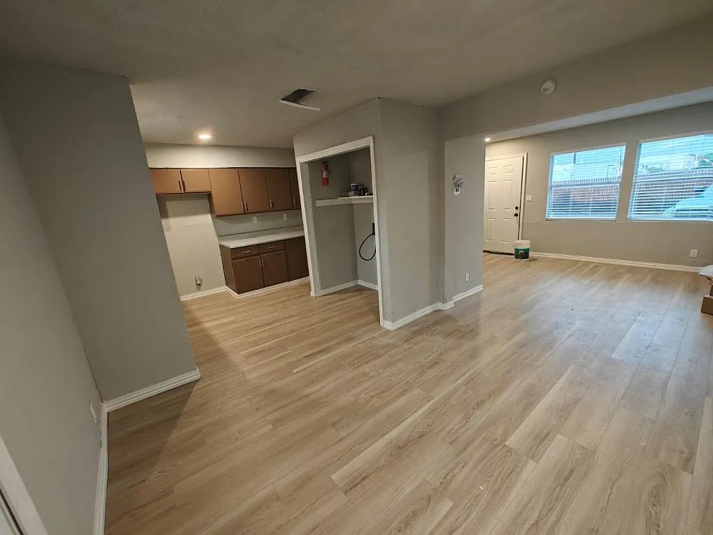 2 bed, 1.5 bath, 1000 sqft, $1,099 — Photo 4