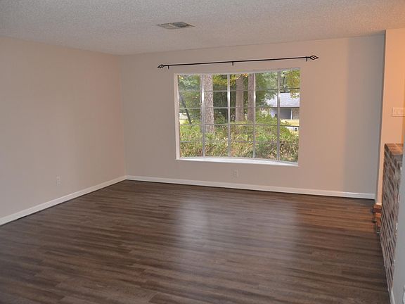 5th image of 710 Humphrey Dr