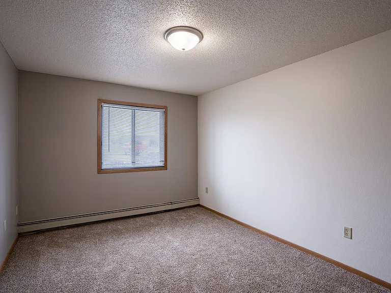 Fargo, ND Prairie Park Apartments | Bedroom