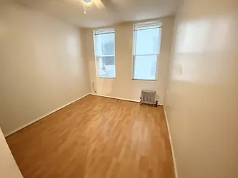 Rented by Papp Realty