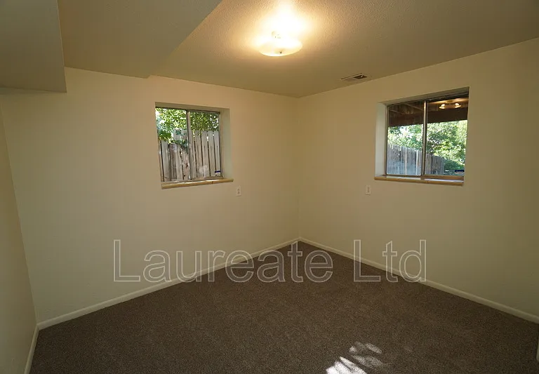 3330 W Mountain Rd — Photo 18