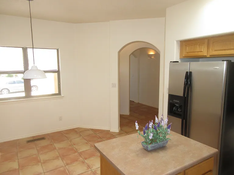 Kitchen & Dining Area