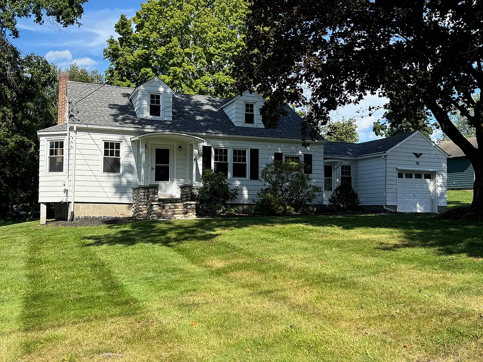98 River St