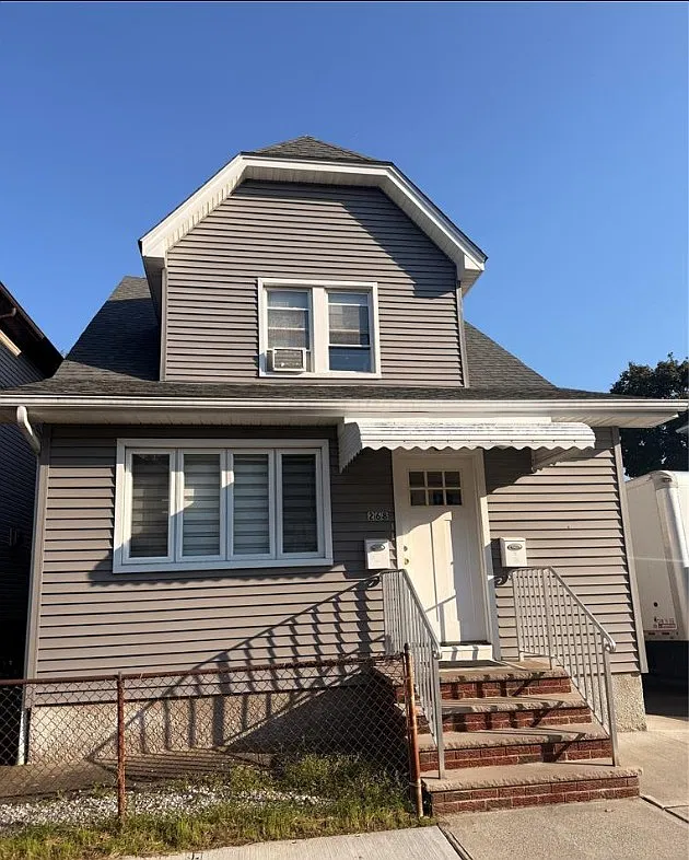 2 bed, $2,500 — Photo 1
