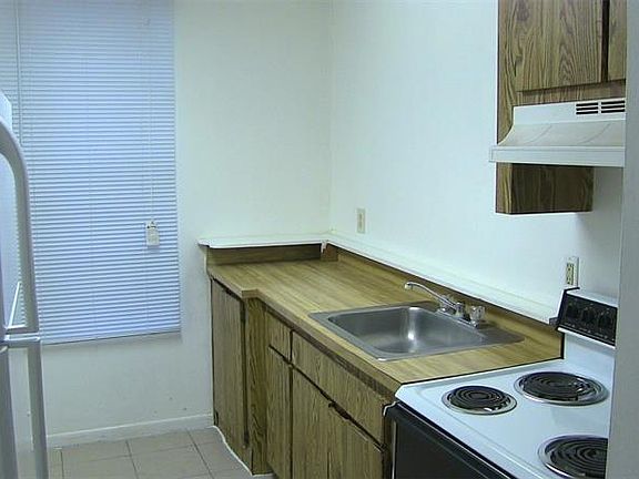 5th image of 111 S Newport Ave APT 12