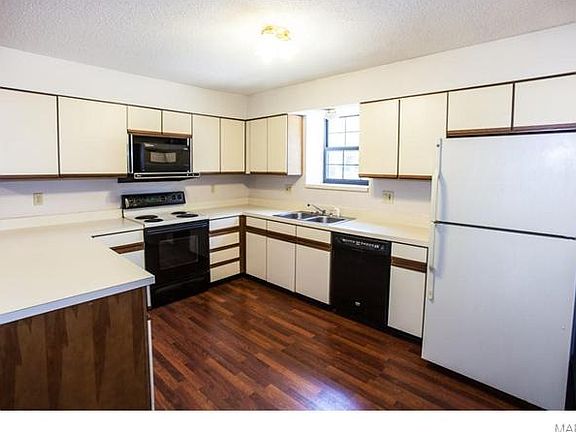 4th image of 7010 Green Tee Ct APT F